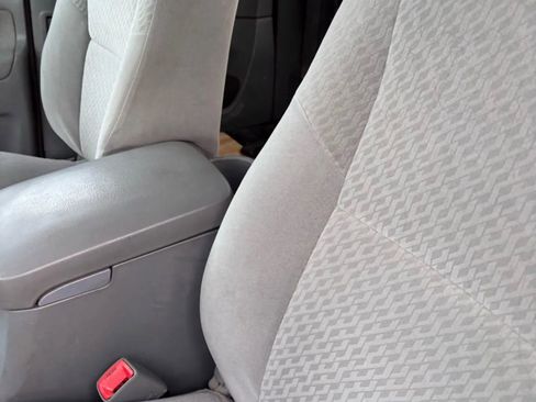 Used 2010 Toyota Tacoma 2WD Access Cab image 15