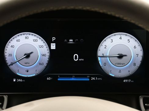 Certified 2025 Hyundai Elantra SEL image 23