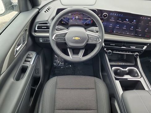 New 2026 Chevrolet Traverse LT image 15