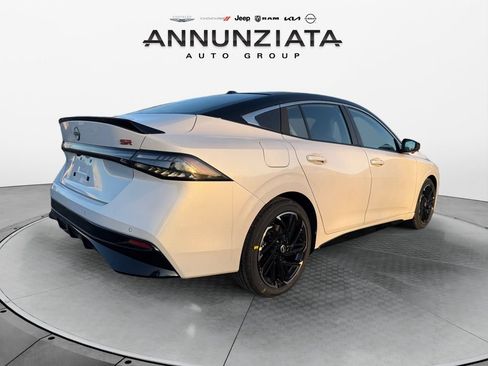New 2026 Nissan Sentra SR w/ SR Premium Package FWD image 5