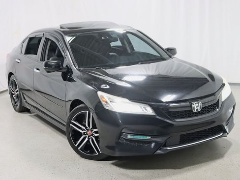 Used 2016 Honda Accord Touring image 6
