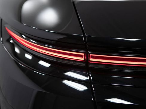 Certified 2025 Porsche Panamera Turbo AWD/4WD image 18