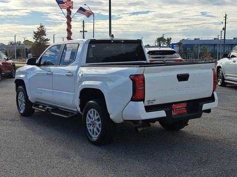 Certified 2024 Toyota Tacoma SR5 image 4