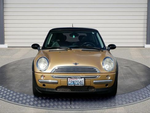 Used 2004 MINI Cooper Hardtop FWD image 2