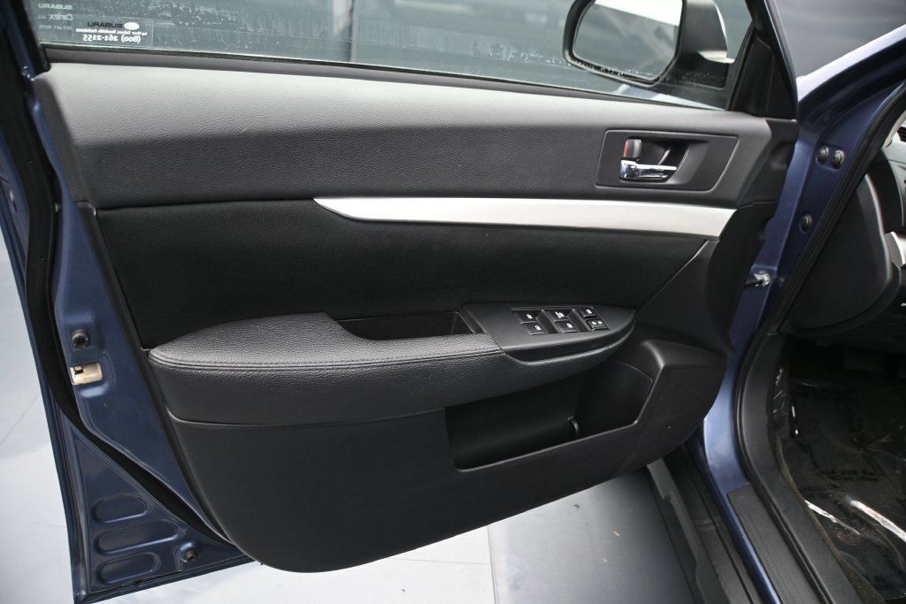 Used 2013 Subaru Outback Wilderness AWD/4WD image 17