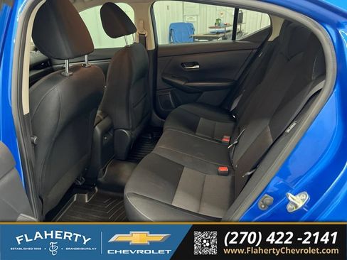 Used 2022 Nissan Sentra SV FWD image 11