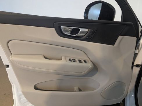 Used 2023 Volvo XC60 B5 Plus w/ Climate Package image 11