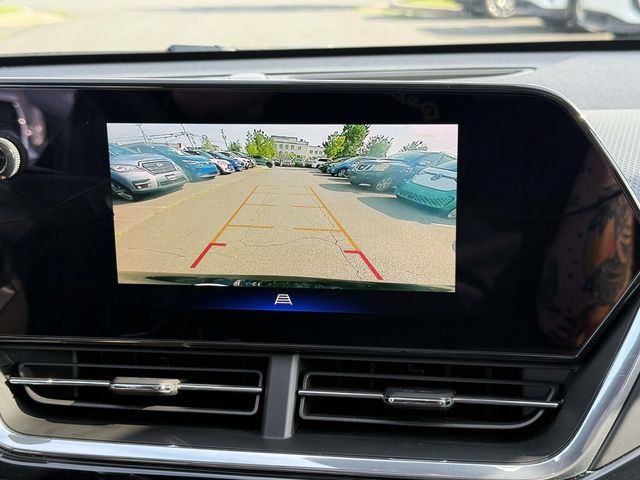 Used 2025 Chevrolet Trax RS w/ Sunroof Package FWD image 17