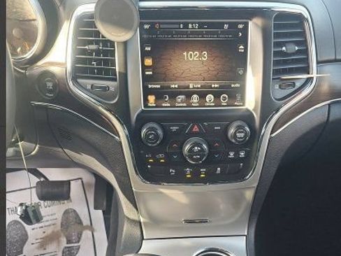 Used 2014 Jeep Grand Cherokee Overland w/ Advanced Technology Group AWD/4WD image 10