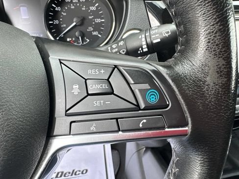 Used 2019 Nissan Rogue SV w/ Premium Package AWD/4WD image 18