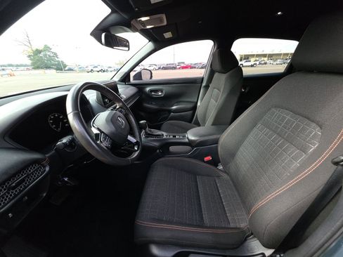 Used 2024 Honda HR-V Sport image 3