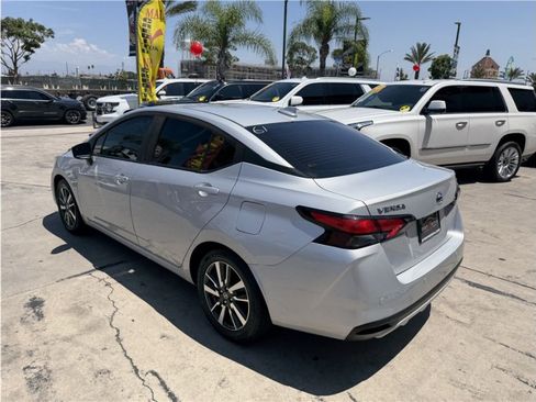 Used 2021 Nissan Versa SV FWD image 13