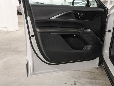 Used 2025 Cadillac Lyriq Sport image 22