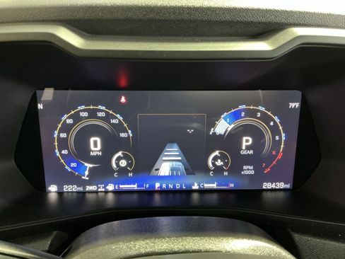 Used 2024 Chevrolet Colorado Trail Boss w/ Technology Package AWD/4WD image 18