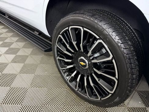 New 2026 Chevrolet Tahoe High Country w/ LPO, Illumination Package image 14