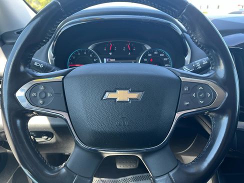 Used 2019 Chevrolet Traverse LT FWD image 9