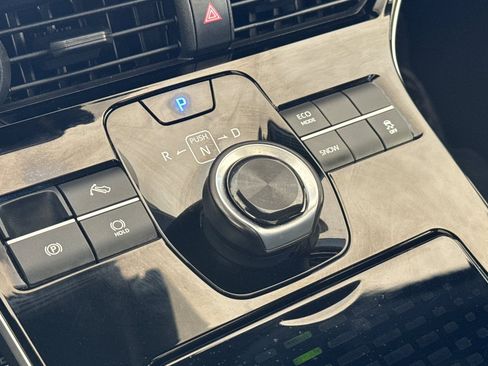 Used 2024 Toyota bZ4X XLE w/ Weather Package FWD image 23