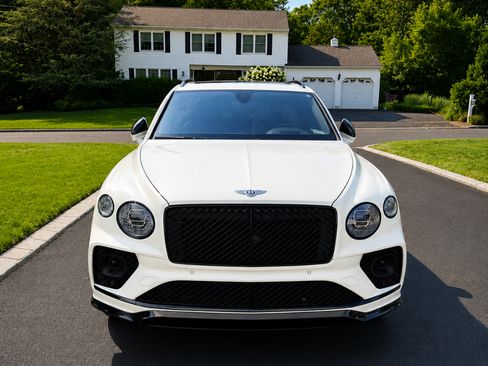 Used 2021 Bentley Bentayga Speed AWD/4WD image 2