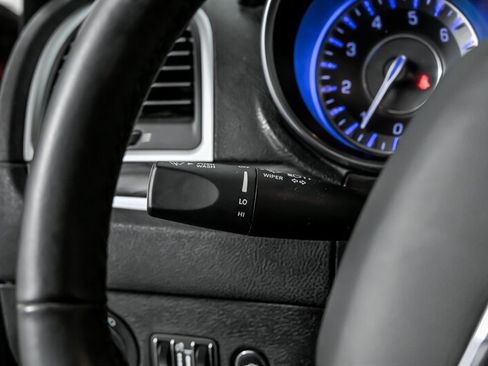 Used 2020 Chrysler 300 Touring w/ Chrome Appearance Package image 24