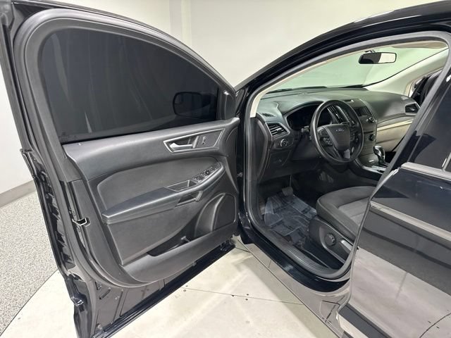 Used 2017 Ford Edge SE AWD/4WD image 7