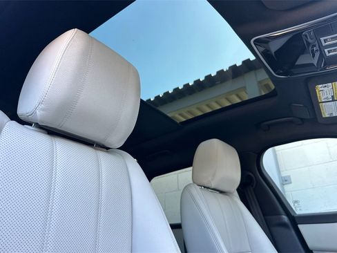 Used 2021 Land Rover Range Rover Velar R-Dynamic S image 20
