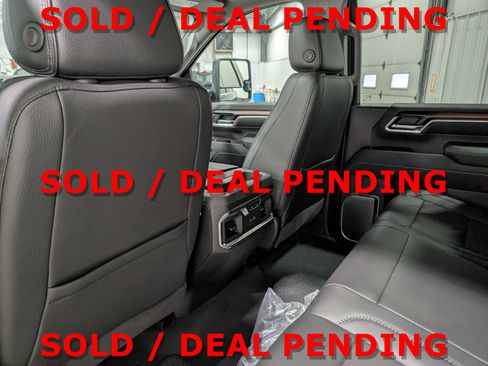 Used 2025 GMC Sierra 3500 Denali image 6