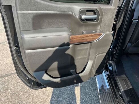 Used 2019 GMC Sierra 1500 SLT w/ SLT Premium Plus Package RWD image 17