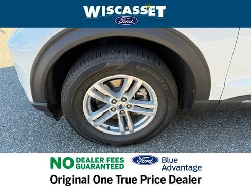 Certified 2022 Ford Explorer XLT w/ Equipment Group 202A image 33