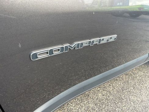 Used 2019 Jeep Compass Latitude FWD image 18
