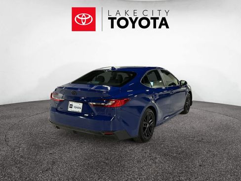 Used 2026 Toyota Camry SE image 8