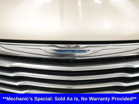 Used 2012 Chrysler Town & Country Touring-L w/ Driver Convenience Group FWD image 11