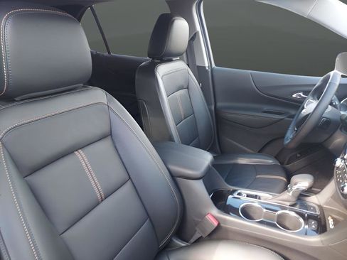 Used 2023 Chevrolet Equinox Premier image 25