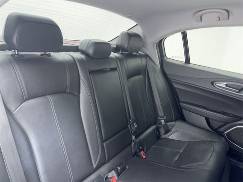 Used 2019 Alfa Romeo Giulia image 46