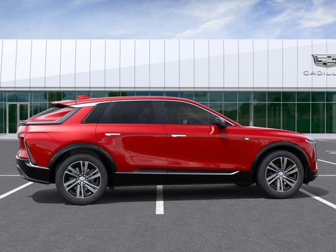 New 2026 Cadillac Lyriq Luxury RWD image 5