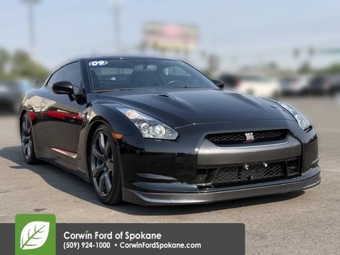 Used 2009 Nissan GT-R Premium AWD/4WD image 1