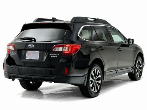 Used 2017 Subaru Outback 2.5i Limited image 3