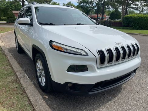 Used 2015 Jeep Cherokee Latitude w/ Comfort/Convenience Group FWD image 7