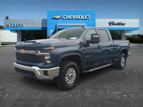 Used 2025 Chevrolet Silverado 2500 LT AWD/4WD image 1