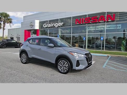 Used 2024 Nissan Kicks SV image 17