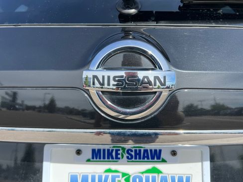 Used 2017 Nissan Rogue SV AWD/4WD image 20