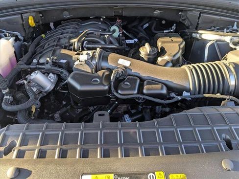 New 2025 Jeep Grand Cherokee L Laredo image 17