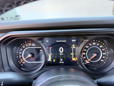 New 2026 Jeep Gladiator Sahara image 13