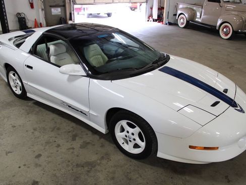 Used 1994 Pontiac Firebird Coupe RWD image 16