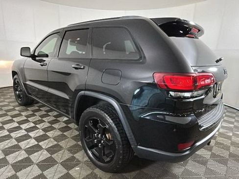 Used 2018 Jeep Grand Cherokee Laredo AWD/4WD image 4