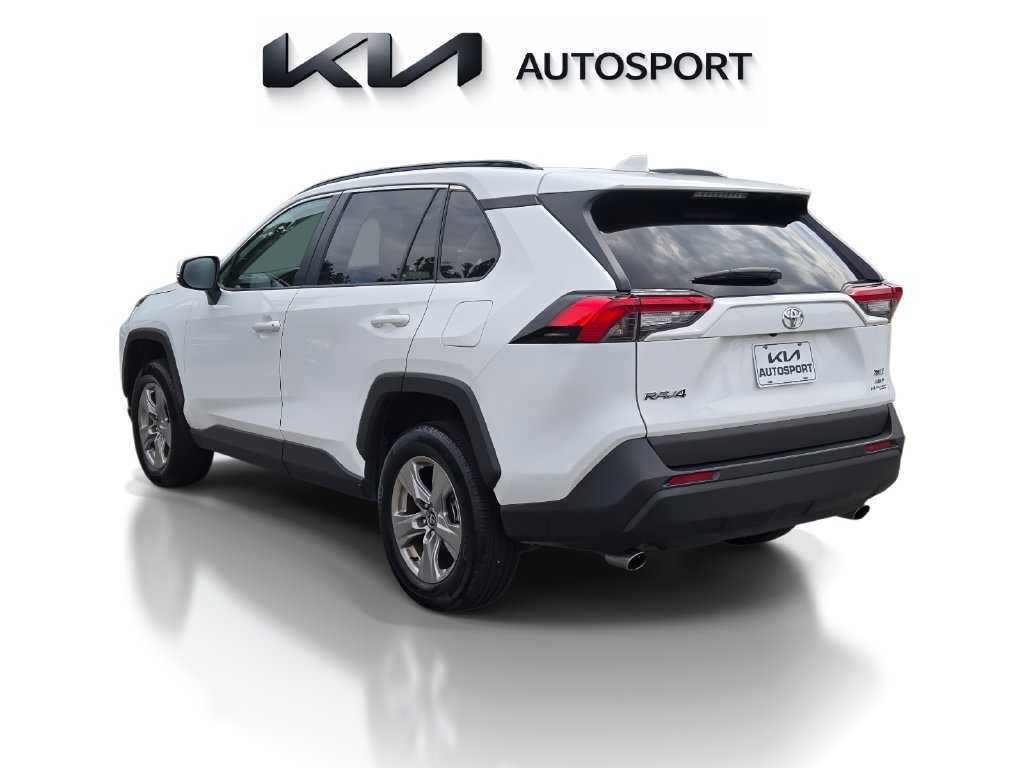 Used 2025 Toyota RAV4 XLE AWD/4WD image 10