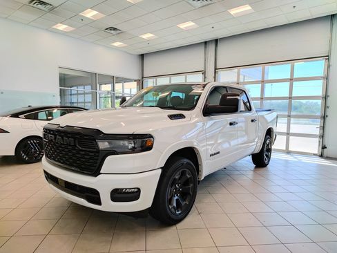 Used 2025 RAM 1500 Big Horn AWD/4WD image 5