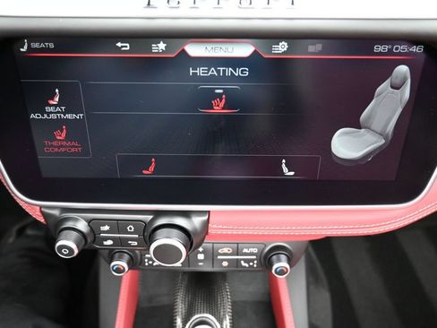 Used 2020 Ferrari Portofino RWD image 22