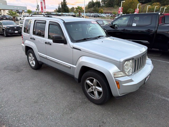 Used 2012 Jeep Liberty Limited AWD/4WD image 2