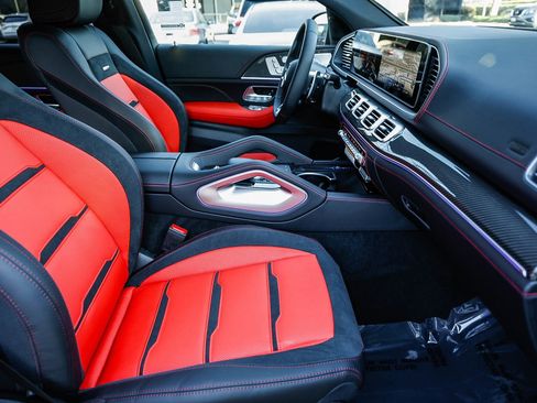 New 2026 Mercedes-Benz GLE 53 AMG 4MATIC Coupe image 17