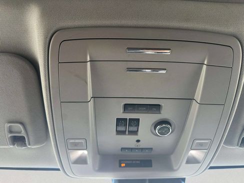 Used 2018 Chevrolet Tahoe LT image 36